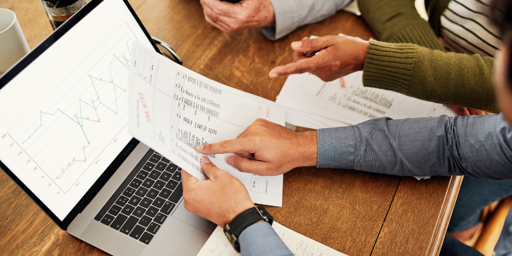 How long do missed payments stay on your credit report?